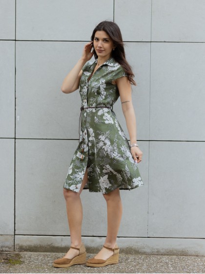 Φόρεμα εμπριμέ κοντό μανίκι