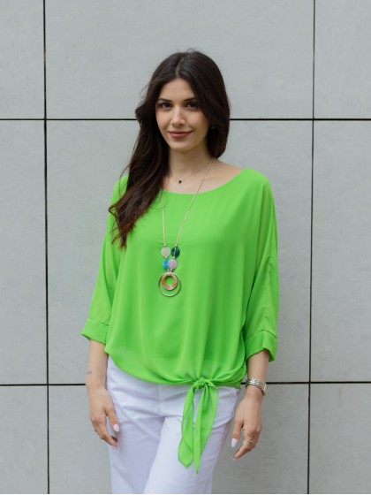 Μπλόυζα μουσελίνα με κολιέ